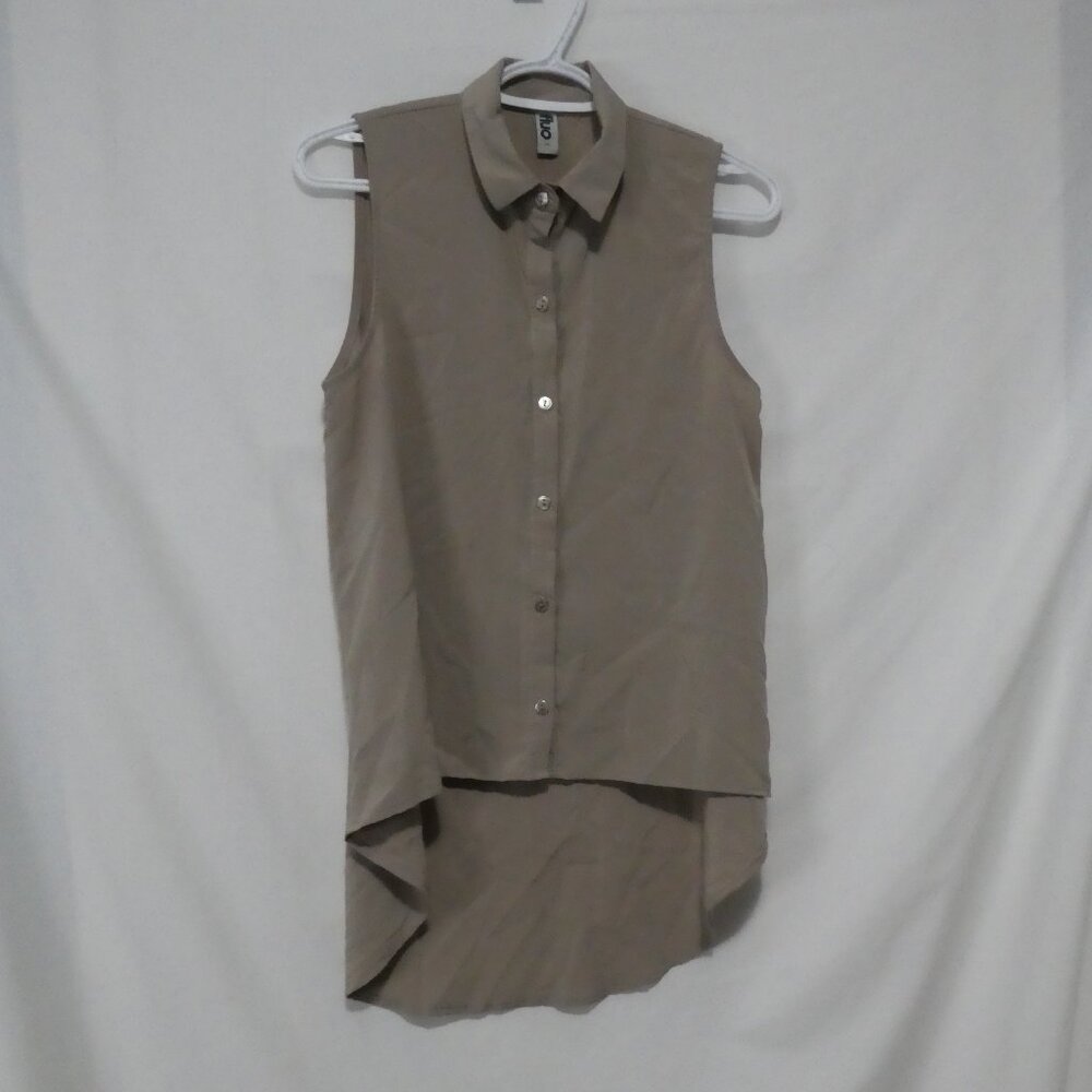 FLUO | small | Sleeveless High-Low Collared Blouse | Made In USA